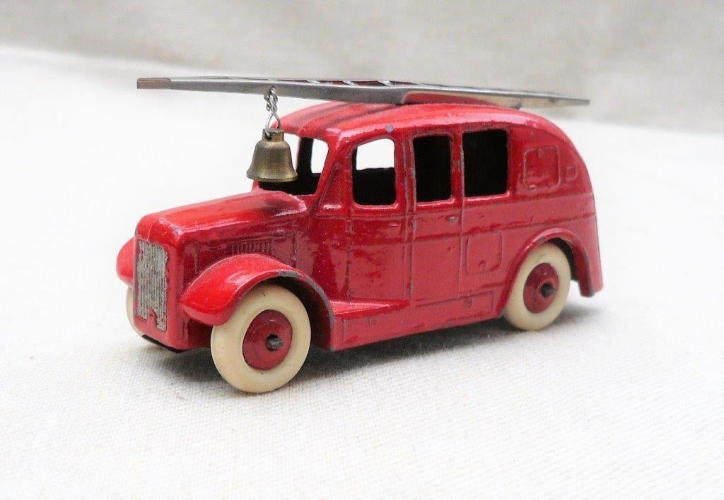 Dinky GB 25H 250 streamlined fire truck uitvoering 1946., Ophalen of Verzenden