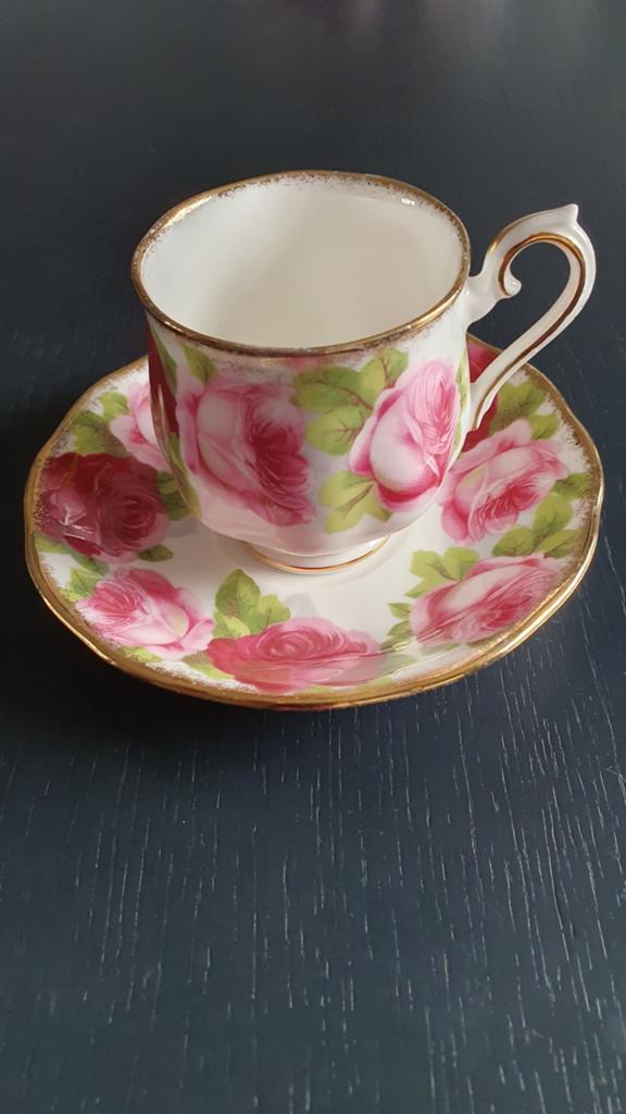Kop en schotels van oa Royal Albert en Roayl Ascot, Ophalen