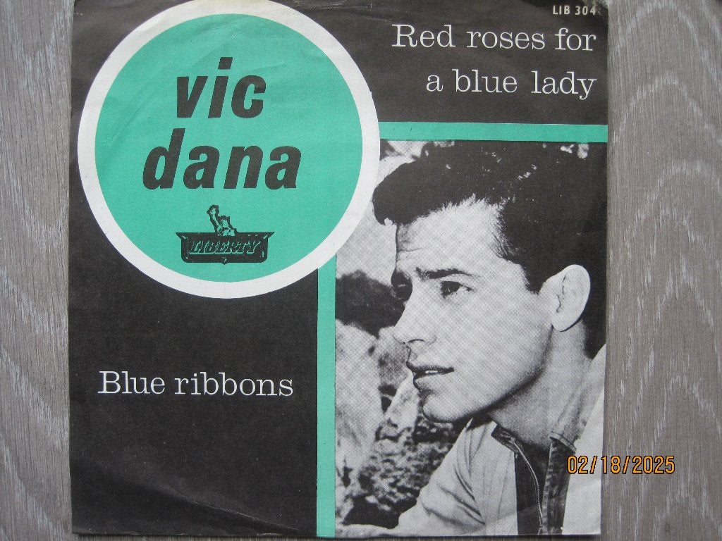 Vic Dana   -   Red roses for a blue lady, Fotohoes, Ophalen of Verzenden, Zo goed als nieuw, Pop