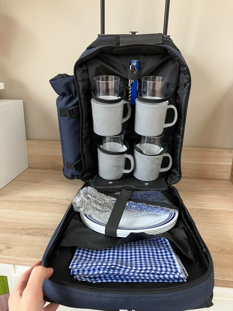 Koffer/trolley met picknick spullen/picknick tas, Ophalen, Zo goed als nieuw