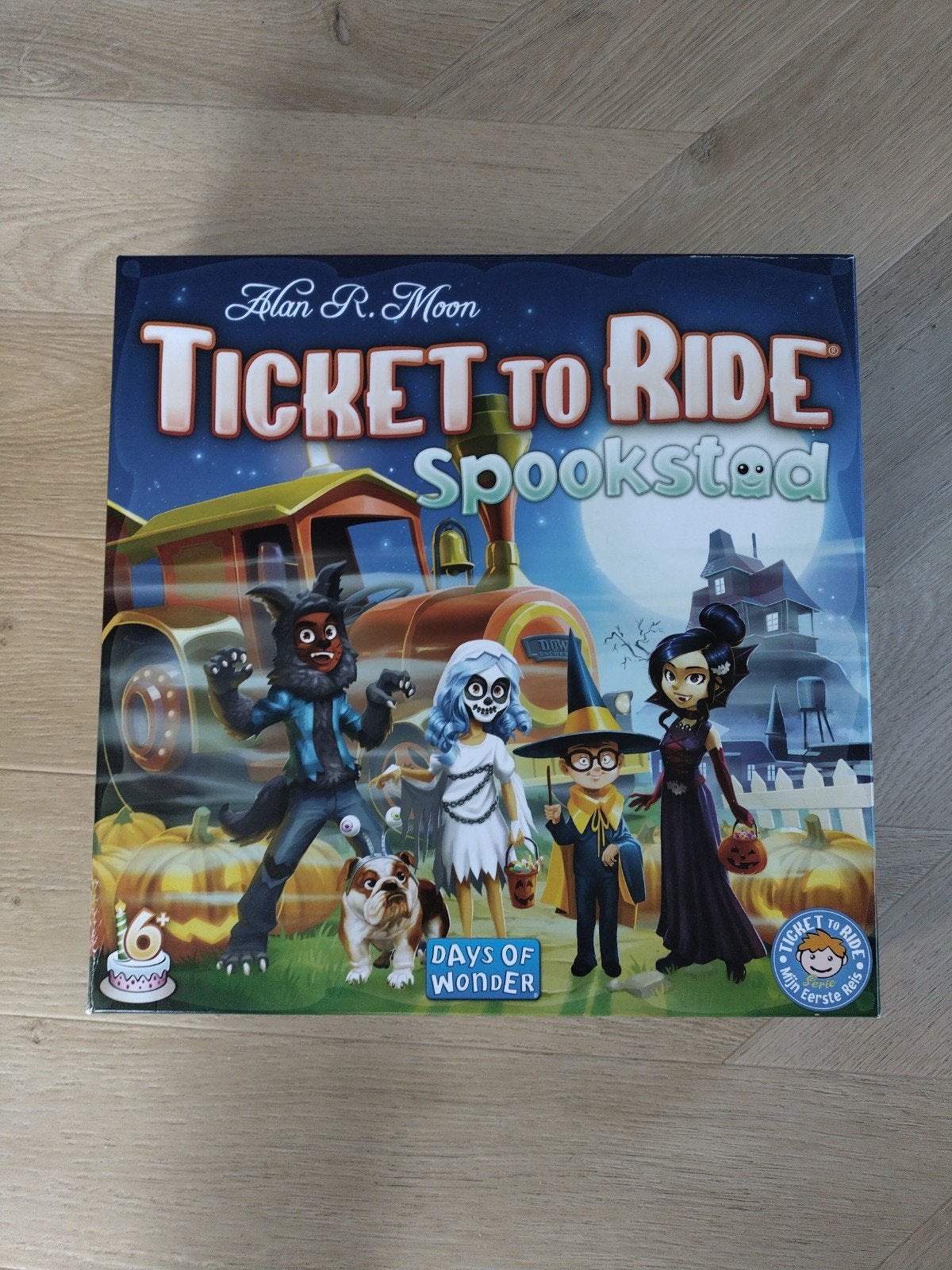 Ticket to Ride: Spookstad - Bordspel voor het hele gezin, Drie of vier spelers, Ophalen of Verzenden, Zo goed als nieuw, Days of Wonder