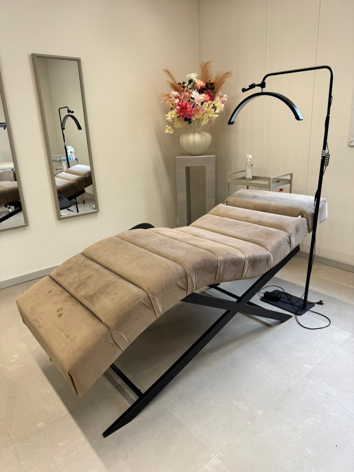 Behandelstoel behandelbed ergonomisch, Ophalen of Verzenden, Zo goed als nieuw, Massagetafel