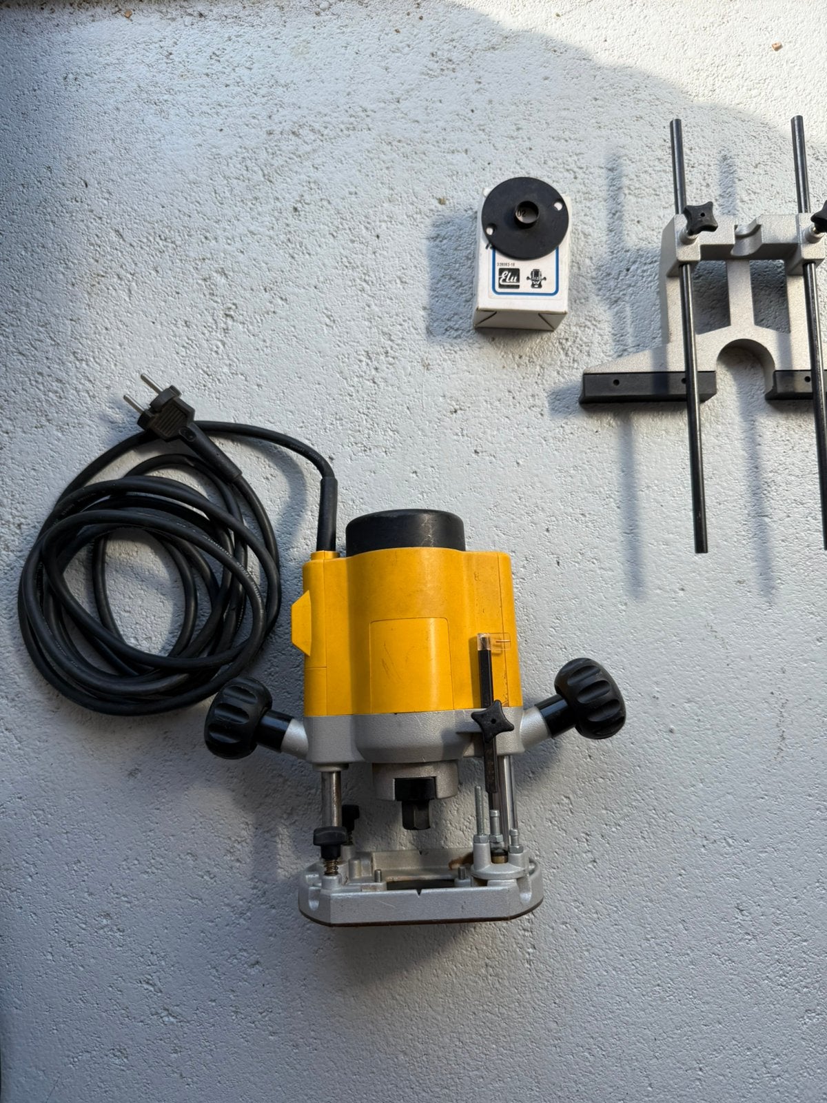 Elu (DeWalt) bovenfrees, Doe-het-zelf en Verbouw, Ophalen of Verzenden, Gebruikt, Elektrisch, Bovenfrees