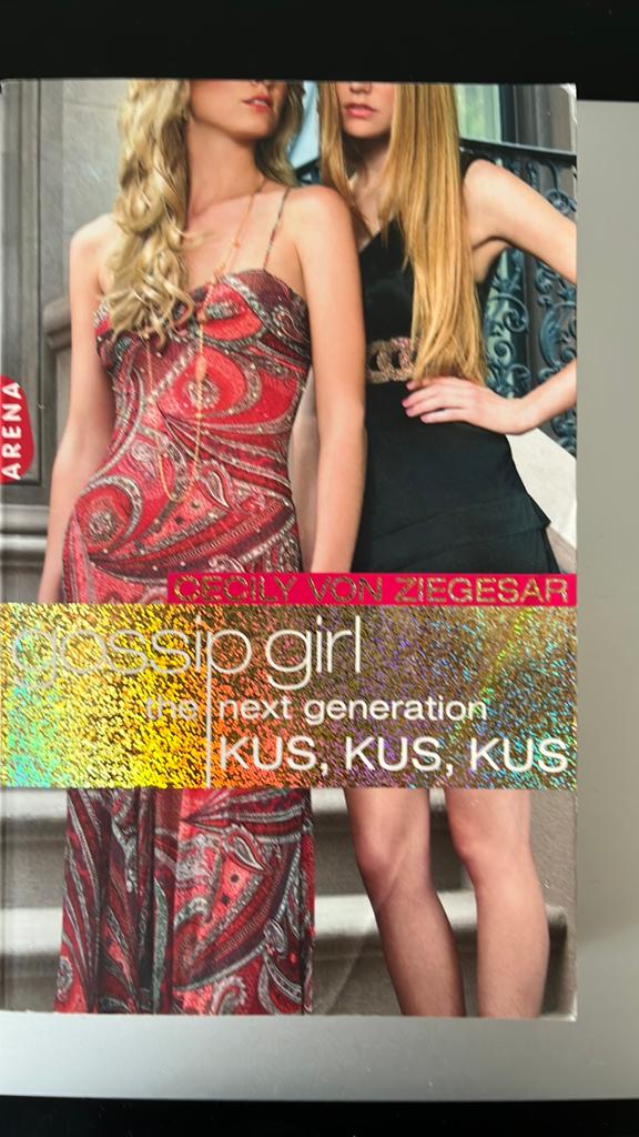 Gossip Girl - Kus,kus, kus, Boeken, Ophalen of Verzenden, Zo goed als nieuw, Cecily von Ziegesar