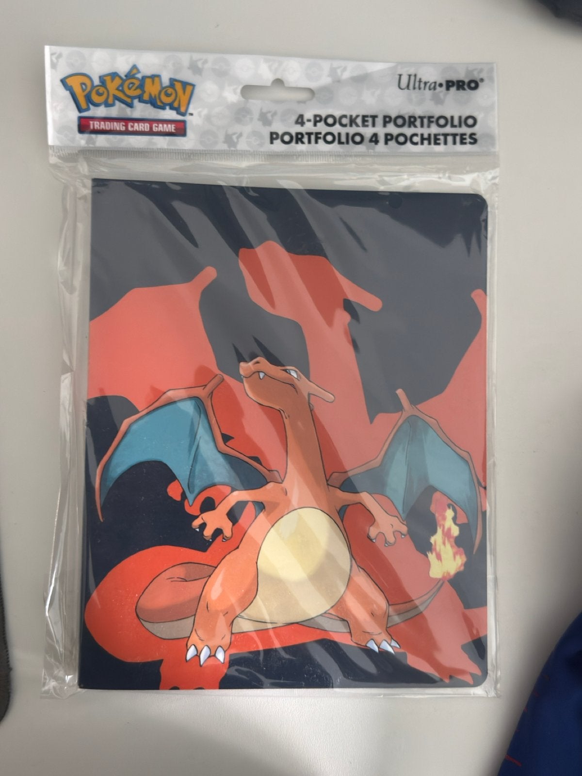 Pokemon Ultra Pro 4-Pocket Portfolio Charizard, Ophalen of Verzenden, Nieuw, Overige typen