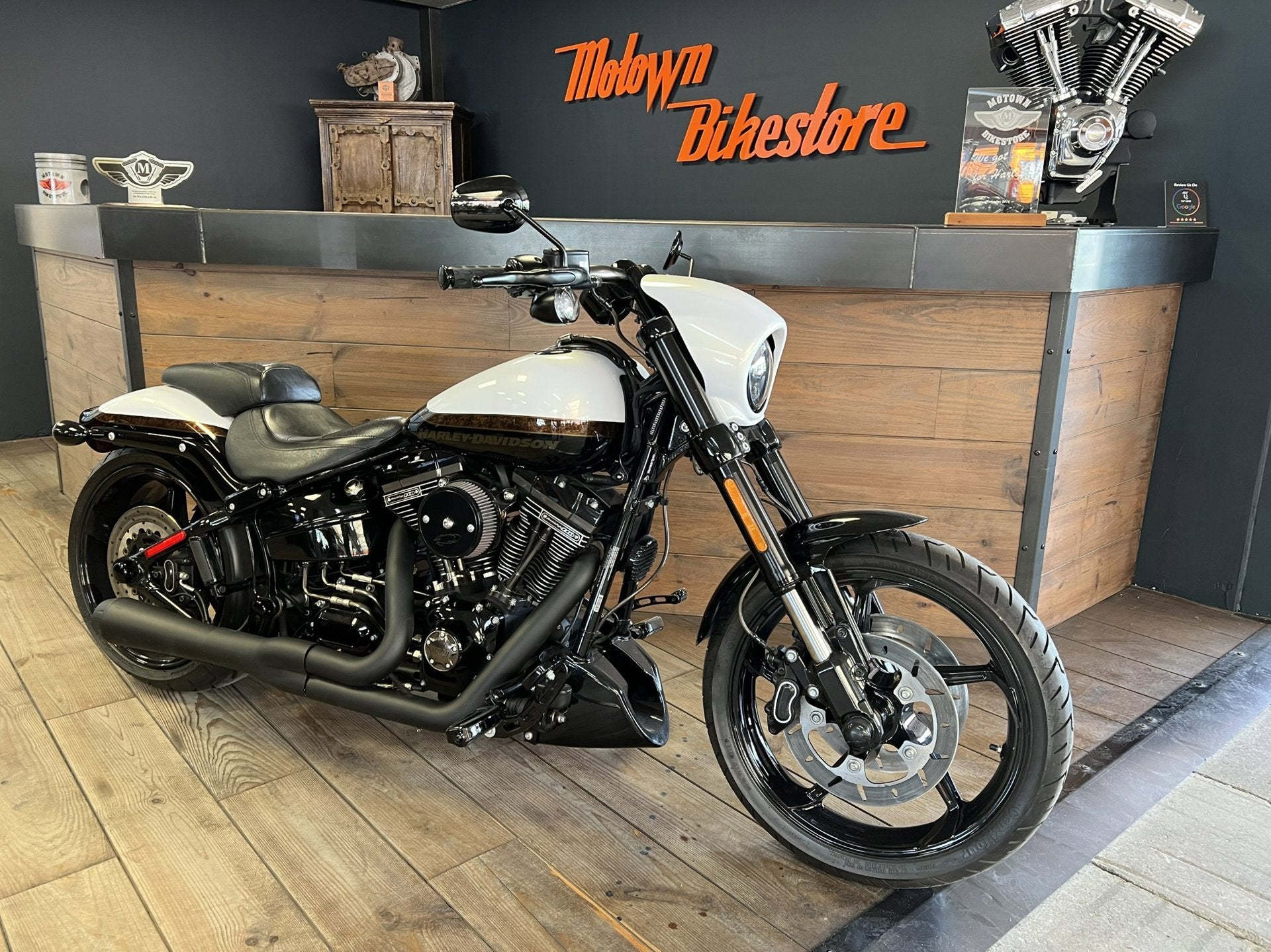 Harley Davidson FXSE Breakout CVO Pro Street 110CI Screamin, Motoren, 3700 W Juneau Ave
53208  Milwaukee, US, Info@harley-davidson.com
