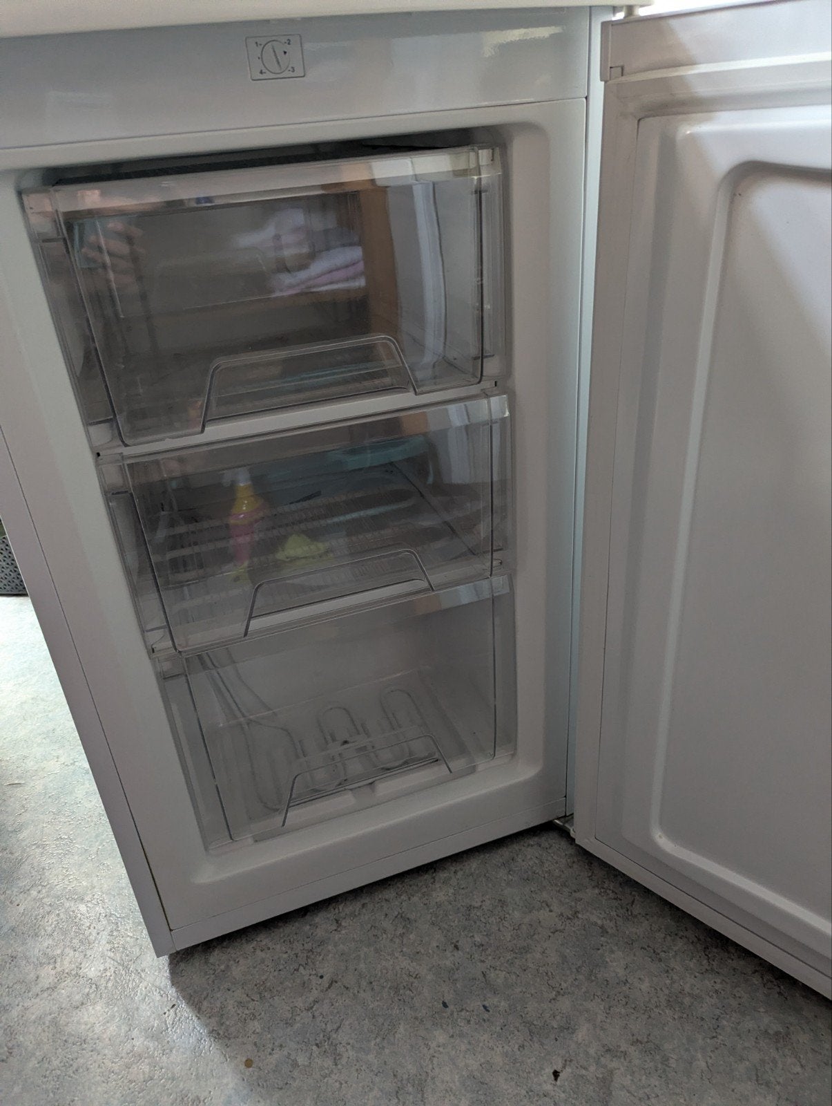 WLA VF-5000 Vriezer A+ 68L - Compact en Energiezuinig, 75 tot 100 liter, Met aparte vriezer, Zo goed als nieuw, Energieklasse A of zuiniger