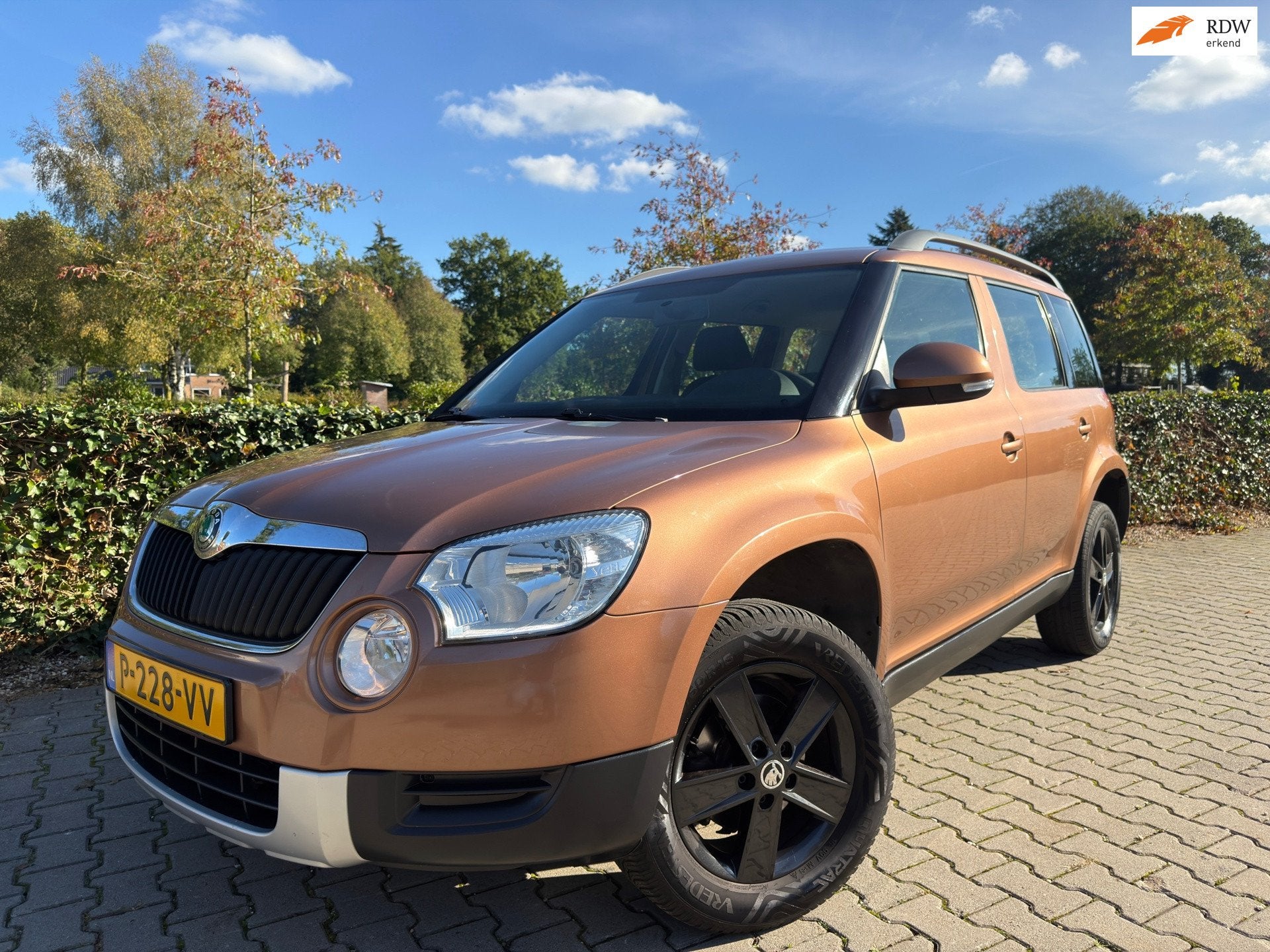 Skoda Yeti 1.2 TSI Active Arctic , Airco / Elec.Pakket / Iso, Euro 5, Stof, Gebruikt, Zwart
