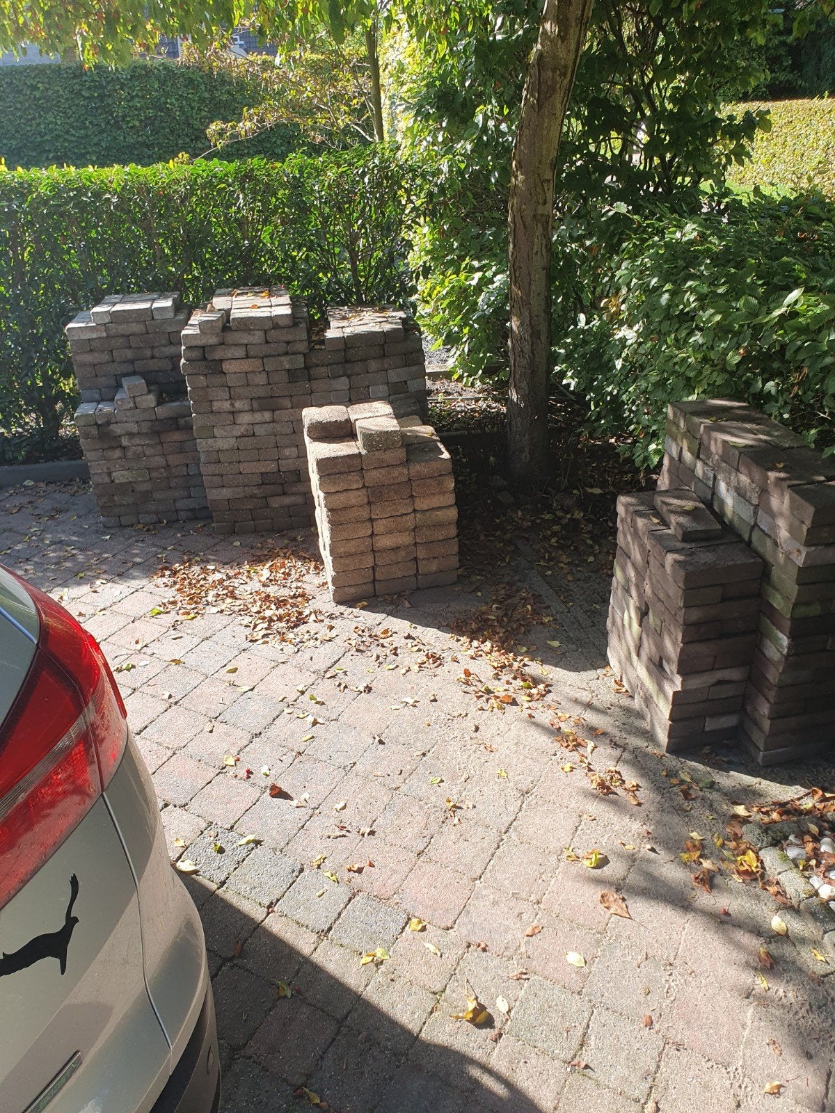 GRATIS - 2 soorten klinkers / bakstenen, Tuin en Terras, Ophalen, Gebruikt, Beton, Klinkers