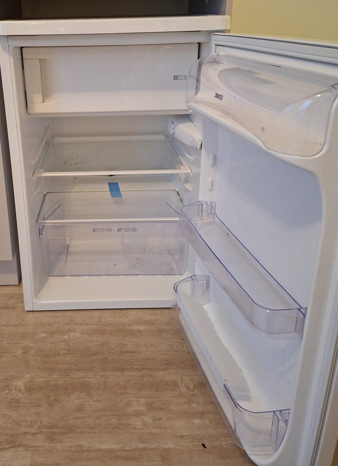 Zanussi TT150-4S koelkast met vriesvak, bijna nieuw!, Ophalen, Zo goed als nieuw, Met vriesvak