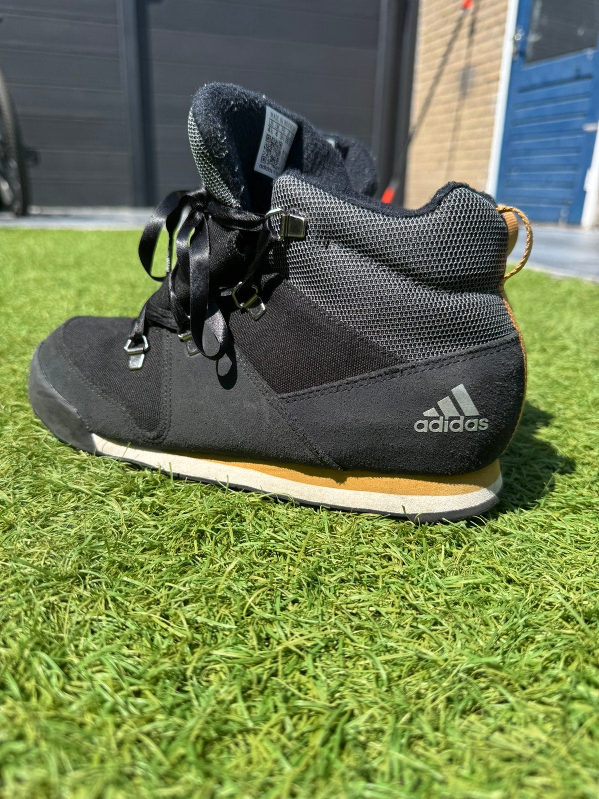Schoenen van adidas, Sport en Fitness, Basketbal, Ophalen of Verzenden, Zo goed als nieuw, Schoenen