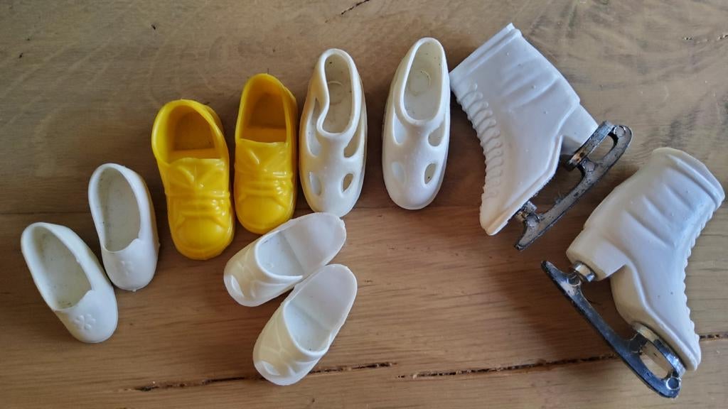 Vintage Barbie Sindy Fleur Tienerpop schoenen schaatsen pump, Ophalen of Verzenden, Gebruikt, Fashion Doll