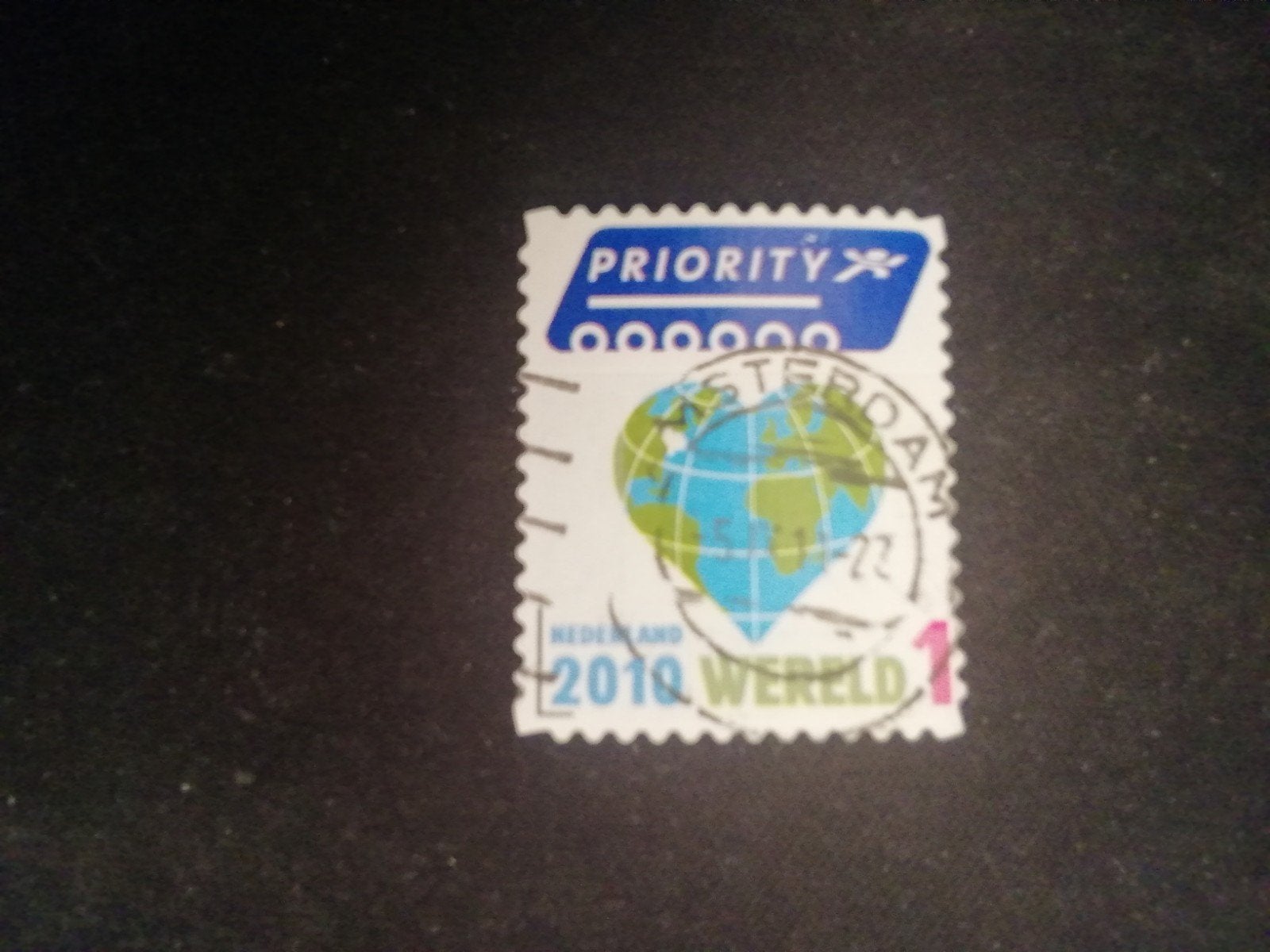 NEDERLAND PRIORITY ZEGEL WERELD MOOI STEMPEL AMSTERDAM, Ophalen of Verzenden, Na 1940, Gestempeld