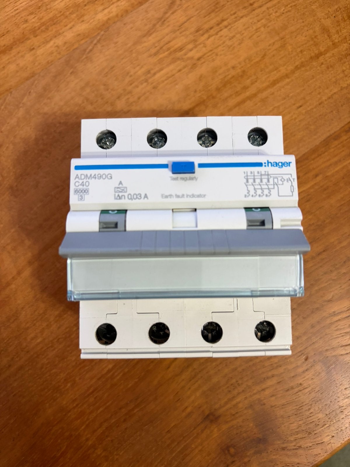 Hager ADM490G - C40 - aardlekautomaat, Ophalen of Verzenden, Zo goed als nieuw, Hager, Aardlekautomaat
