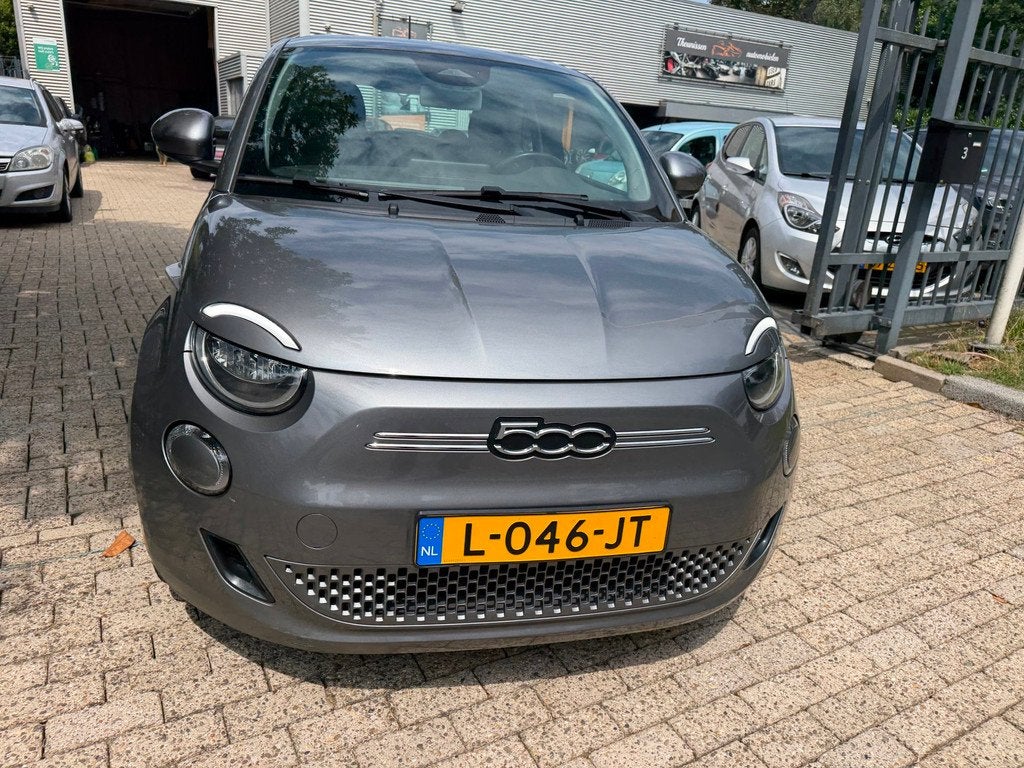 Fiat 500e Icon 42 kWh 2021 59.000 km panoramadak, navi, crui, Auto's, Fiat, Stof, 118 pk, Parkeersensor, 4 stoelen