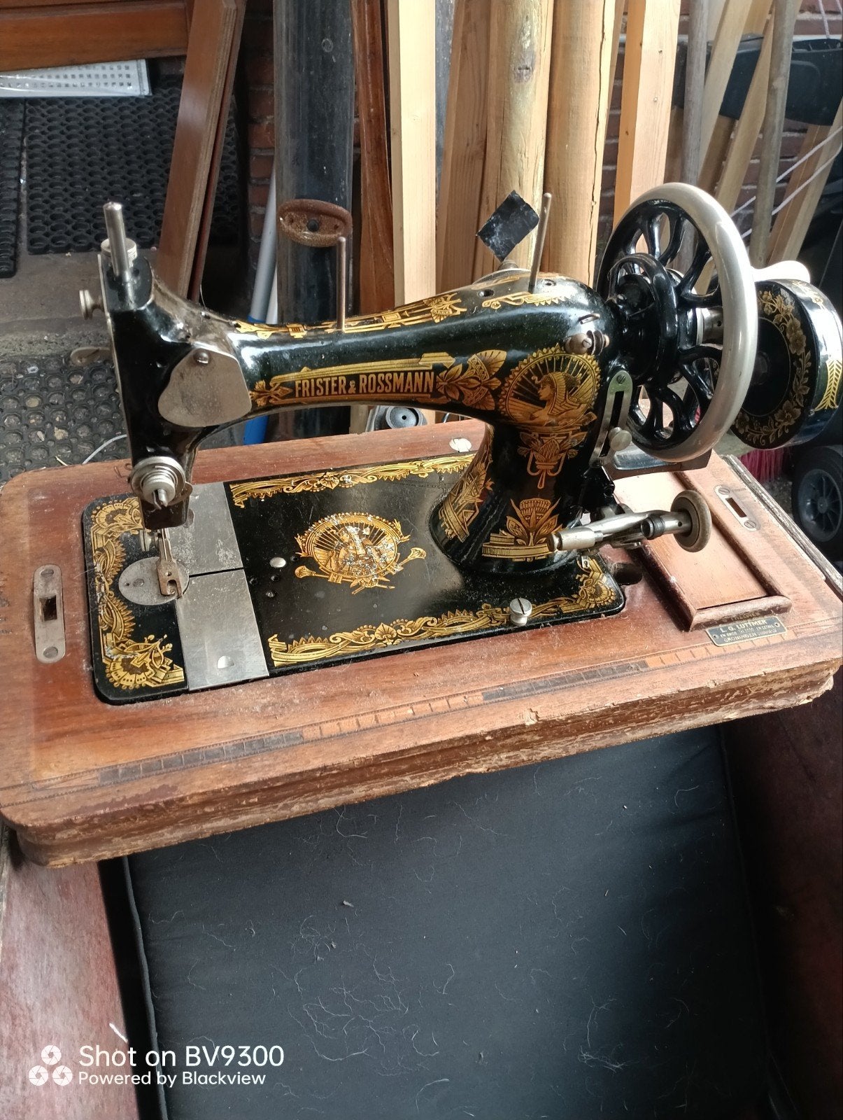 Antieke Frister & Rossmann Handnaaimachine uit 1916, Ophalen