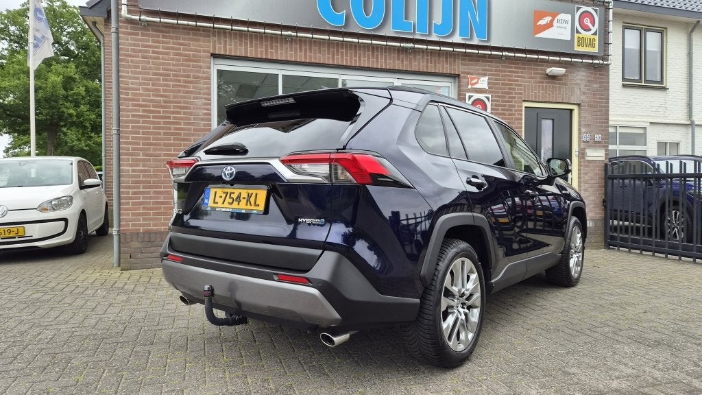 Foto 2 van Toyota RAV4 2.5 Hybrid Executive, Panoramadak, Trekhaak NL A