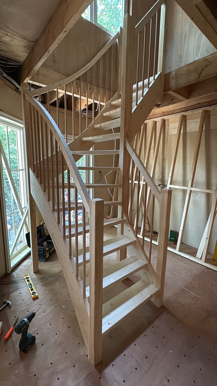 Vurenhouten trappen tegen de schepste prijzen!!!!, Doe-het-zelf en Verbouw, Ladders en Trappen, Ophalen, Zo goed als nieuw, 2 tot 4 meter