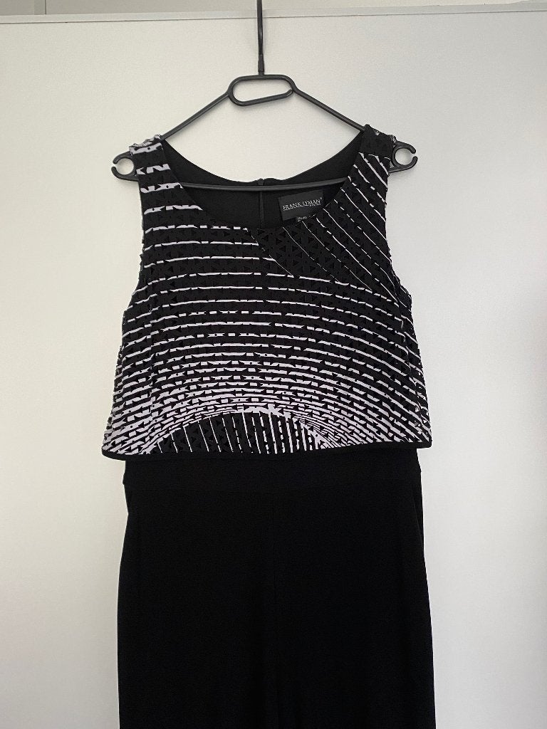 K225 Frank Lyman mt. 36=S jumpsuit playsuit zwart/wit, Kleding | Dames, Jumpsuits, Zwart, Ophalen of Verzenden, Zo goed als nieuw
