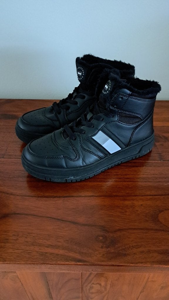 hoge, zwarte Tommy Hilfiger sneakers, Jongen of Meisje, Schoenen, Nieuw, Ophalen of Verzenden