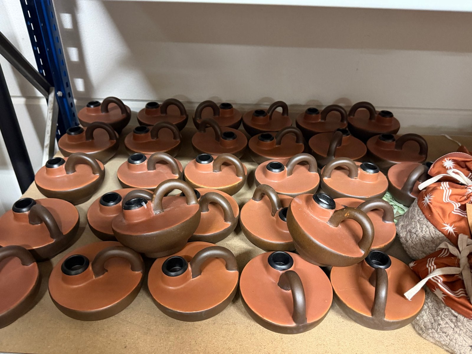 Grote partij aardewerk vazen, schalen en kandelaars, Ophalen of Verzenden, Nieuw, Steen of Aardewerk, Pot of Kruik