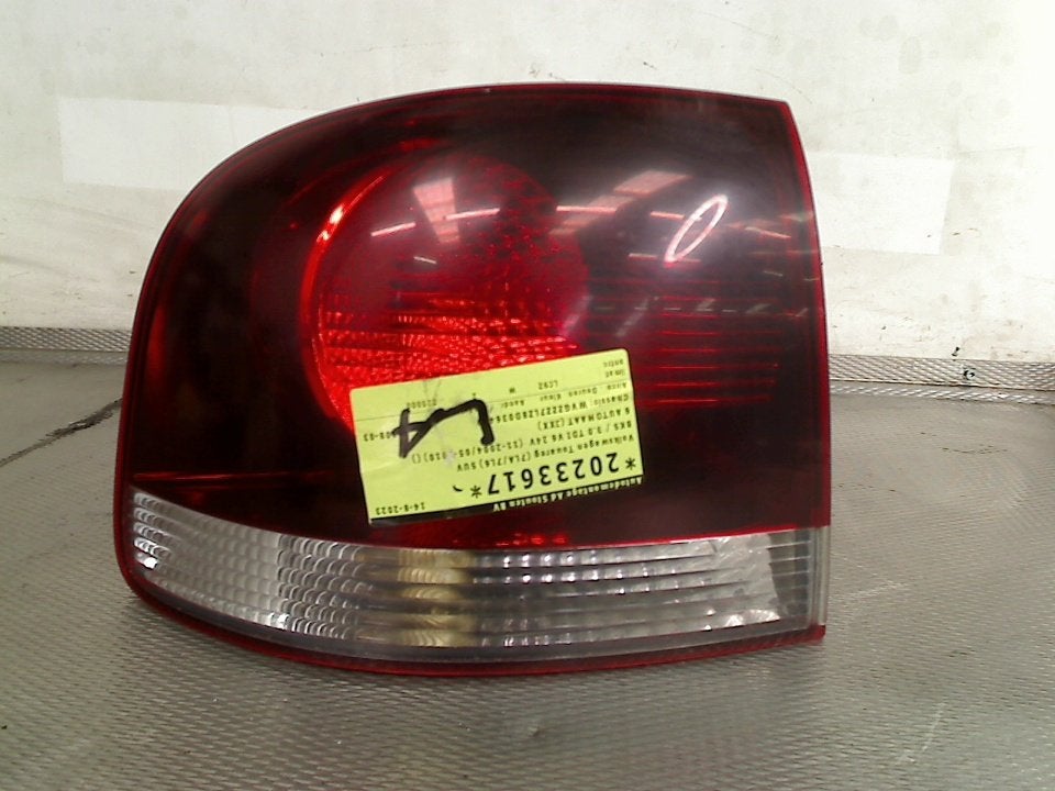 Achterlicht Links Volkswagen Touareg (7LA/7L6) 2008 28259002, Gebruikt, Volkswagen, Volkswagen AG, Kundenbetreuung@volkswagen.de