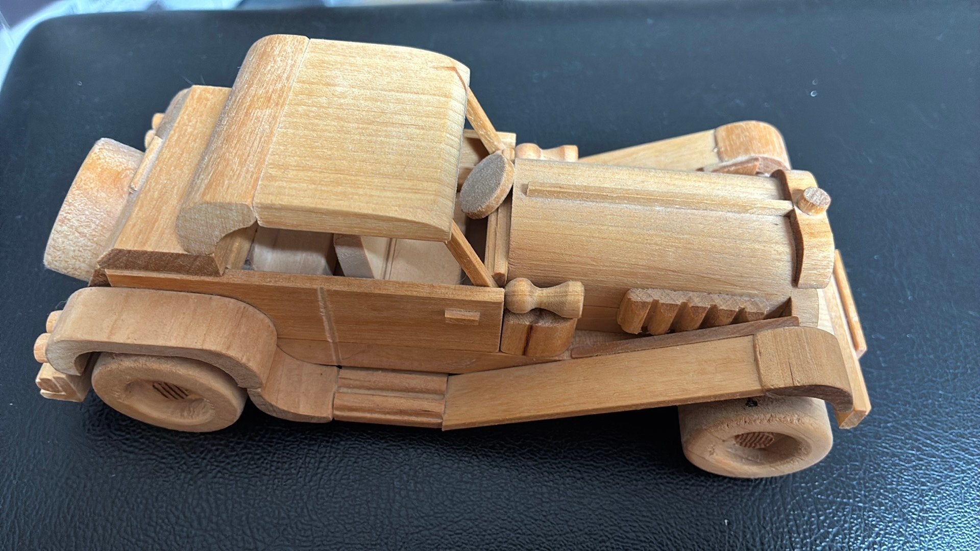 Houten auto, Ophalen of Verzenden, Zo goed als nieuw
