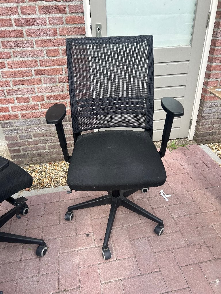 6 Ergonomische bureaustoelen - mesh rugleuning– nette staat, Ophalen, Zo goed als nieuw, Zwart