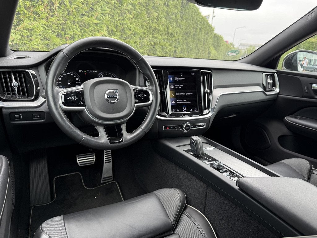 Volvo S60 B3 R-Design | Blis | Keyless | Trekhaak | AppleCar, Auto's, Volvo, 12 maanden, Euro 6, 4 cilinders, Origineel Nederlands