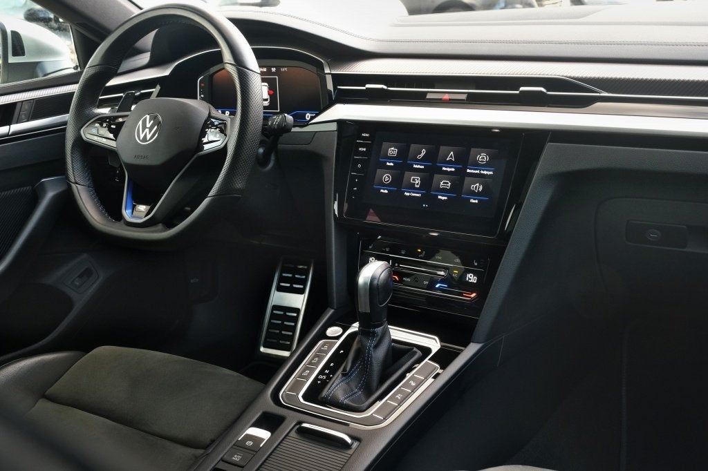 Volkswagen Arteon Shooting Brake R 2.0 TSI 4MOTION 320pk DSG, Automaat, Gebruikt, Zwart, 4 cilinders