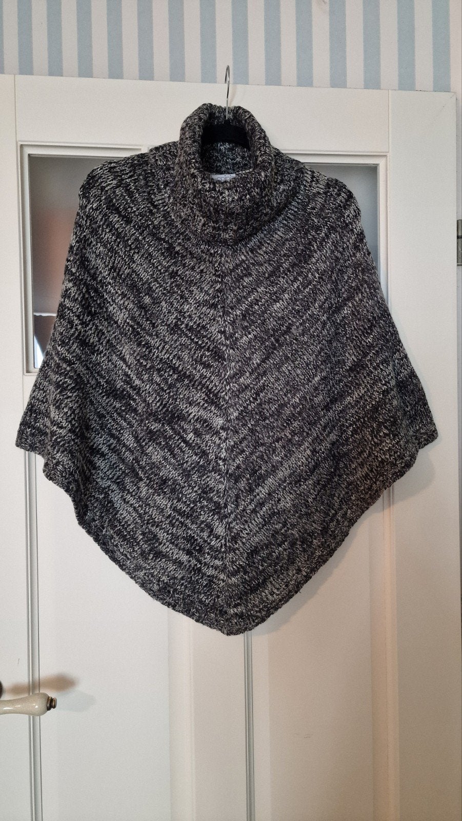 Gemêleerde poncho, True Spirit, Ophalen of Verzenden, Nieuw, Grijs
