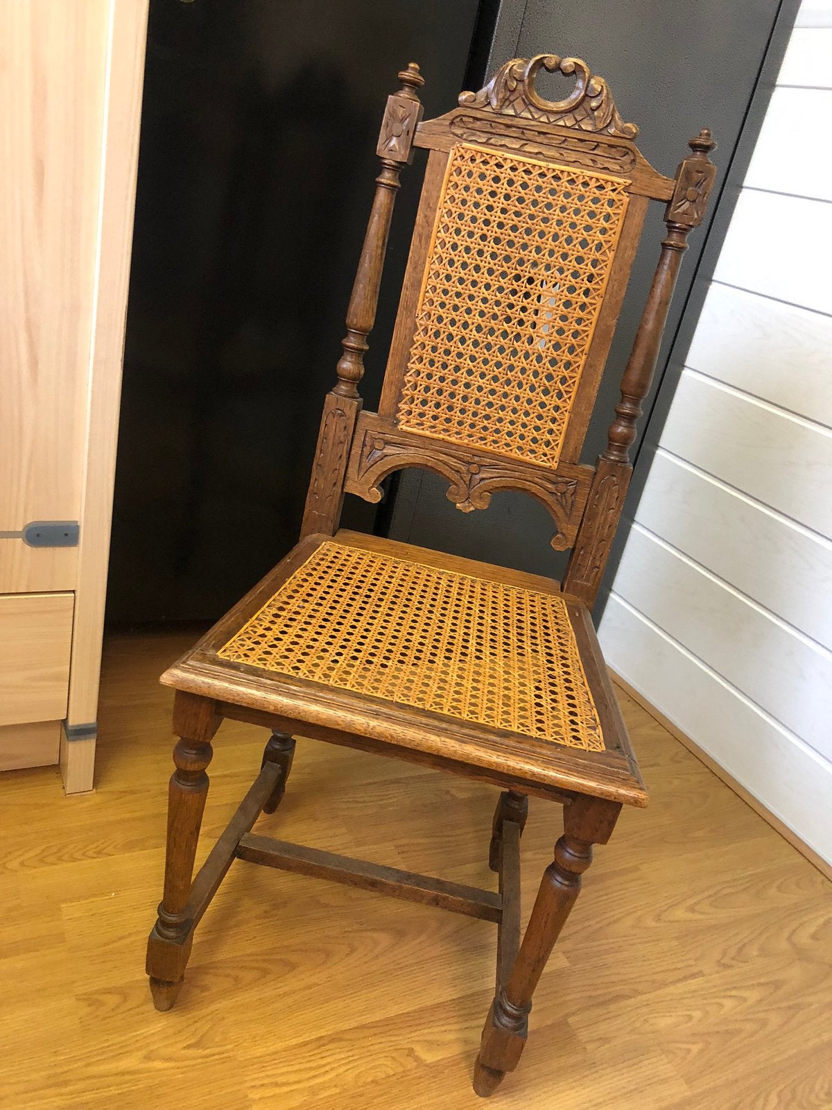 Antieke stoel, Ophalen