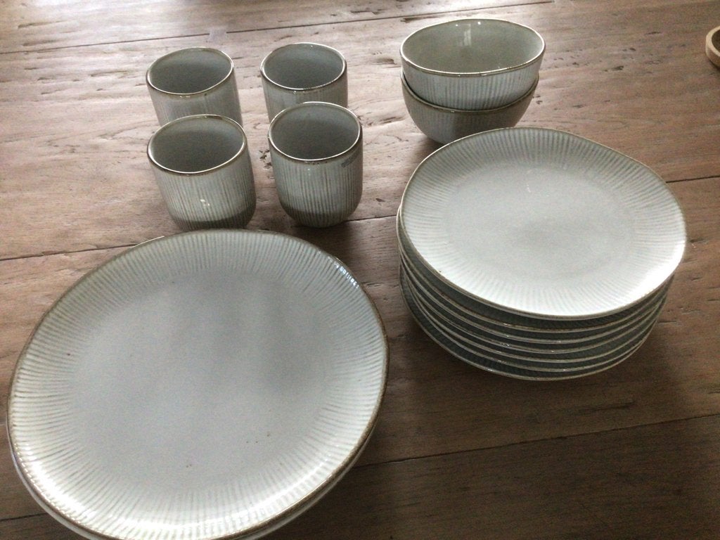 Nieuw Sophie naturel stonewear servies 16 onderdelen voor 40, Huis en Inrichting, Keuken | Servies, Ophalen, Nieuw, Aardewerk