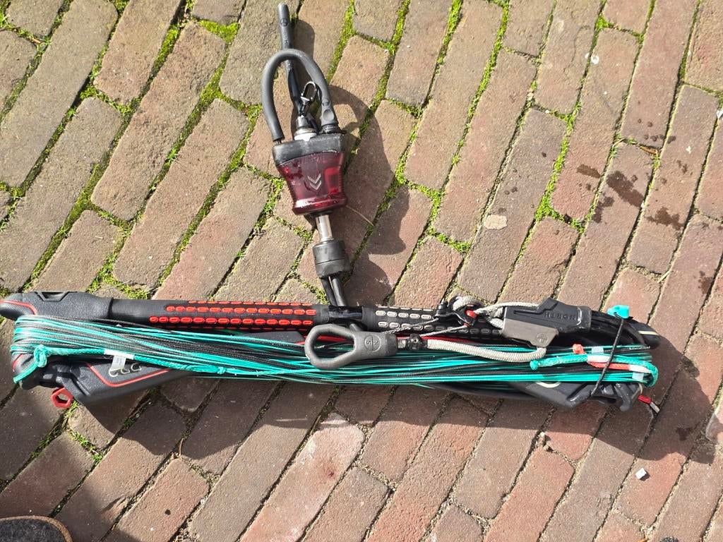 Navigator Pro bar 2024 maat L(50-55cm), Watersport en Boten, Kitesurfen, Bar, Geen board, Zo goed als nieuw, 11 m²