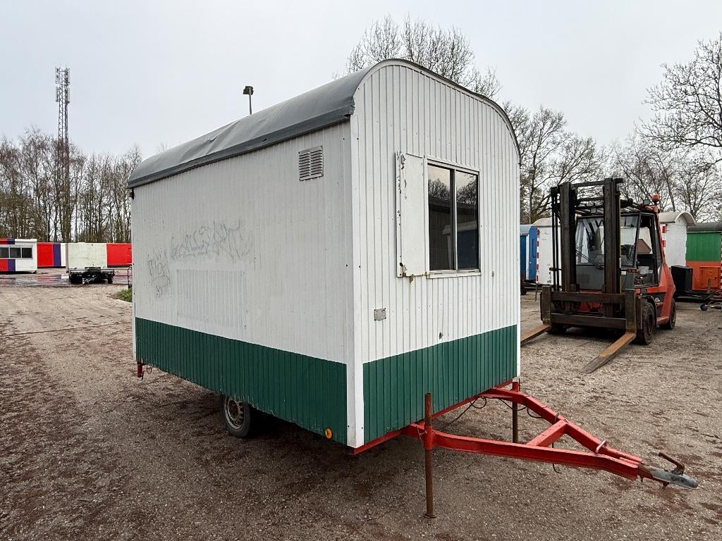 Metalen schaftwagen schaftkeet pipowagen DW1 (vervoer mgl), Zakelijke goederen, Machines en Bouw | Keten en Containers, Ophalen of Verzenden