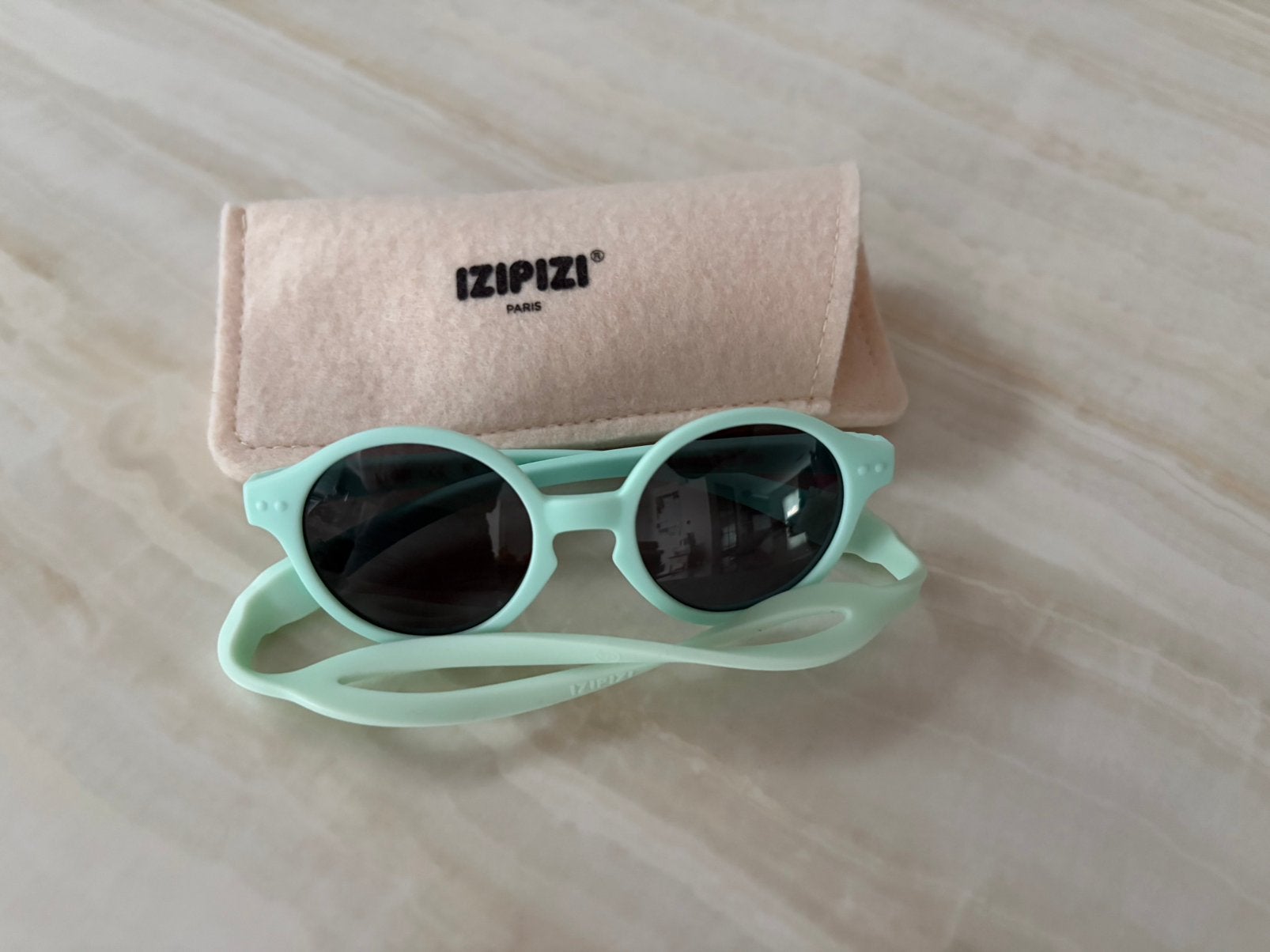 Izipizi baby sunglasses, Ophalen, Zo goed als nieuw