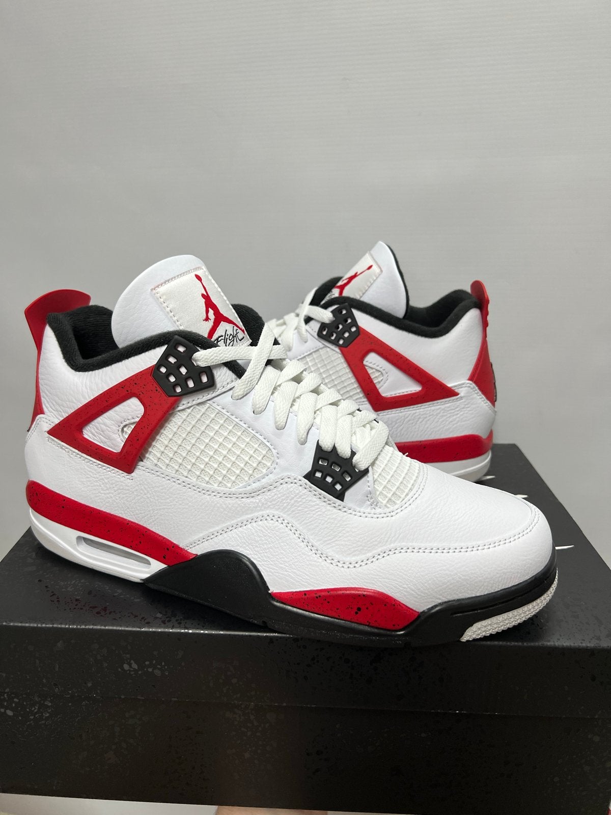 Nike Air Jordan 4 Retro Red Cement Maat 45 NIEUW, Wit, Nieuw, Ophalen of Verzenden, Sneakers of Gympen