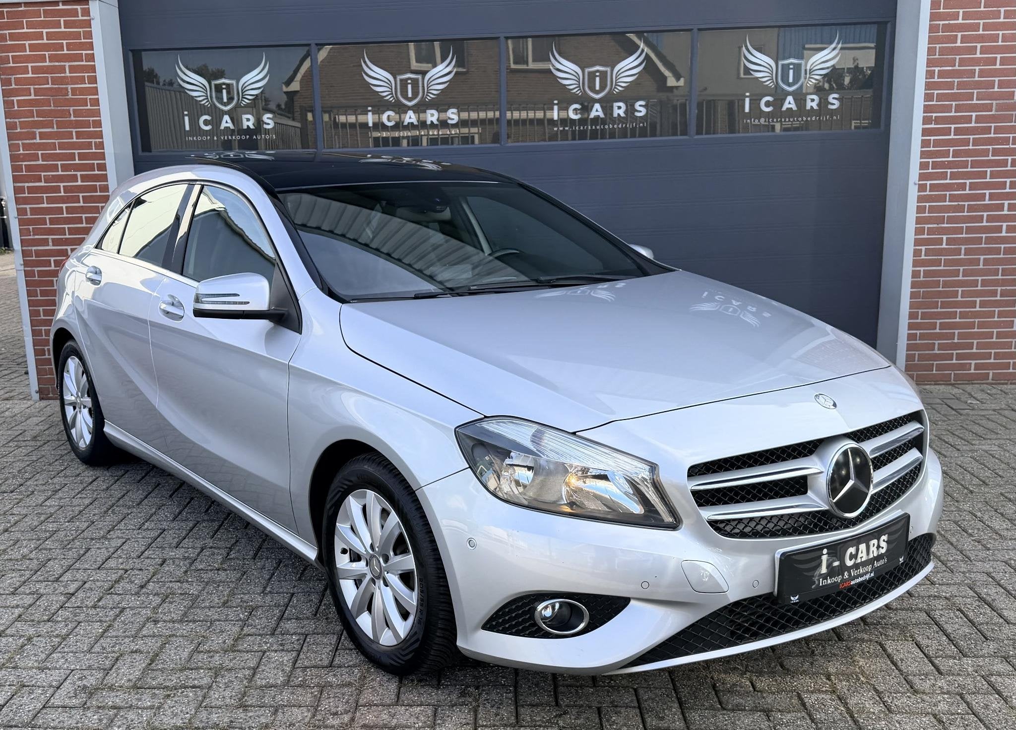 Mercedes-Benz A-klasse 180 Style 1e eigenaar Pano Trekhaak N, Gebruikt, 4 cilinders, Met garantie (alle), 122 pk