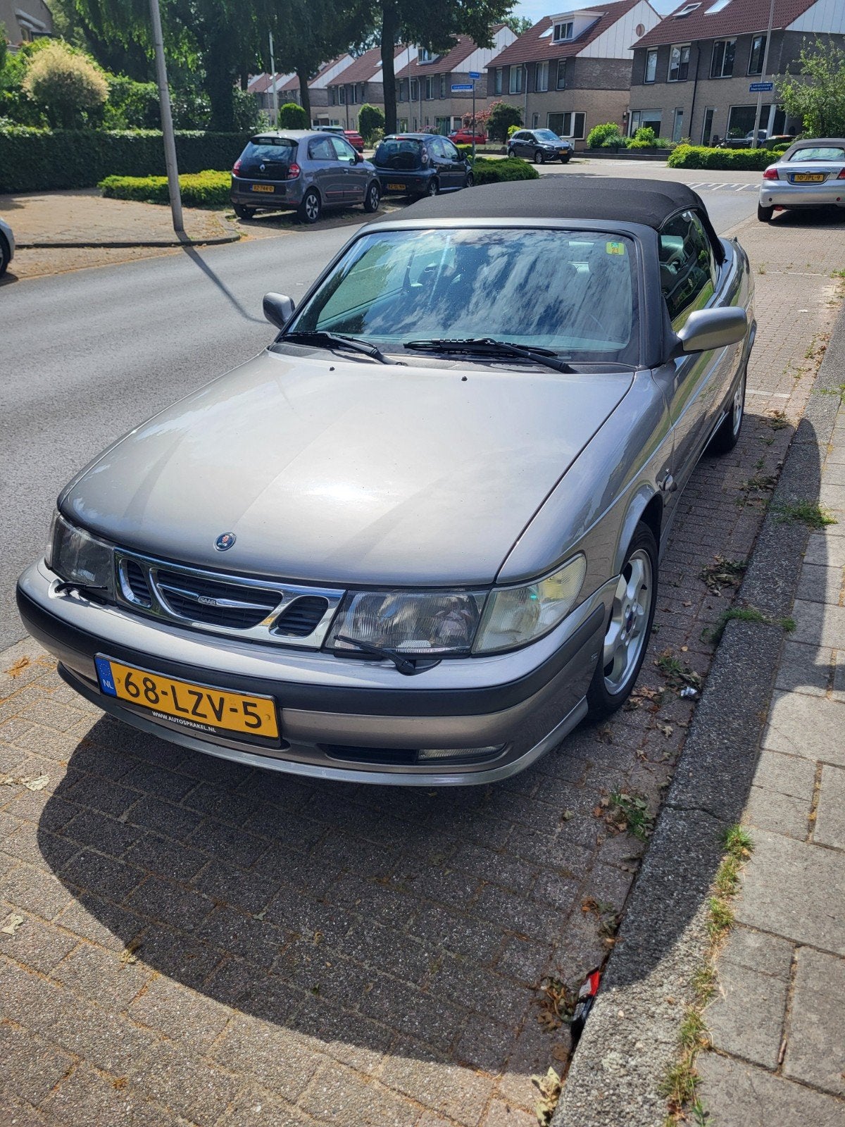Saab 9-3 2.0 T Cabrio AUT 2001 Grijs, Auto's, Saab, 4 cilinders, Cabriolet, 4 stoelen, 10 km/l
