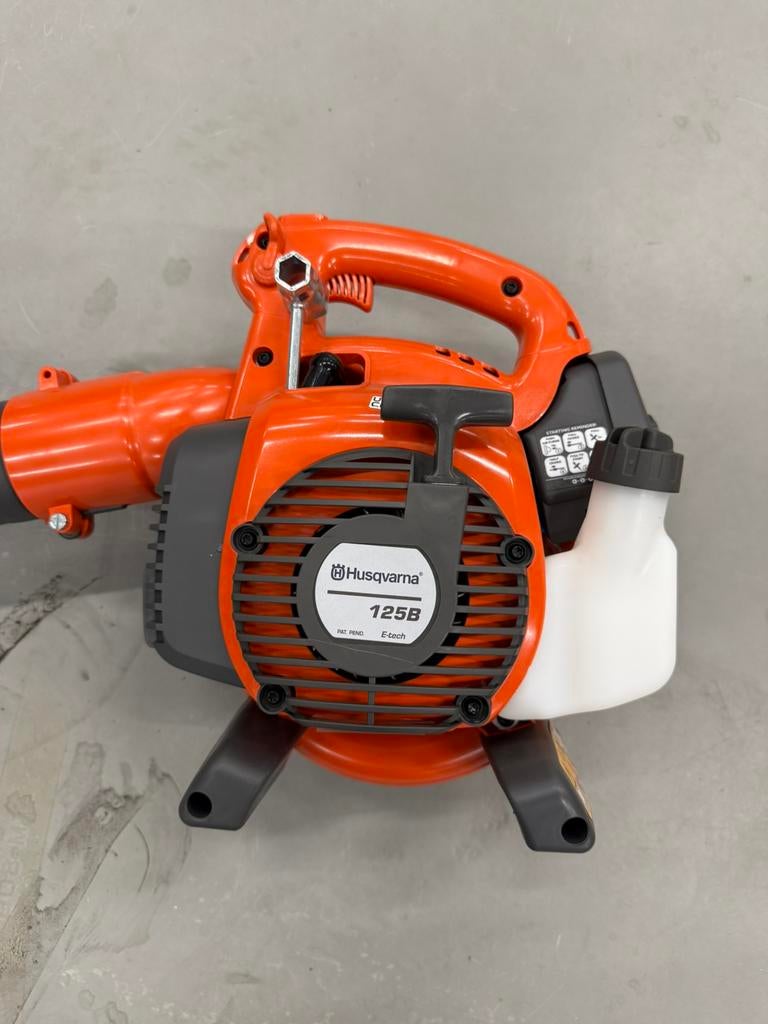 Nieuwe Husqvarna 125B bladblazer, Tuin en Terras, Ophalen, Nieuw, Benzine, Handgedragen