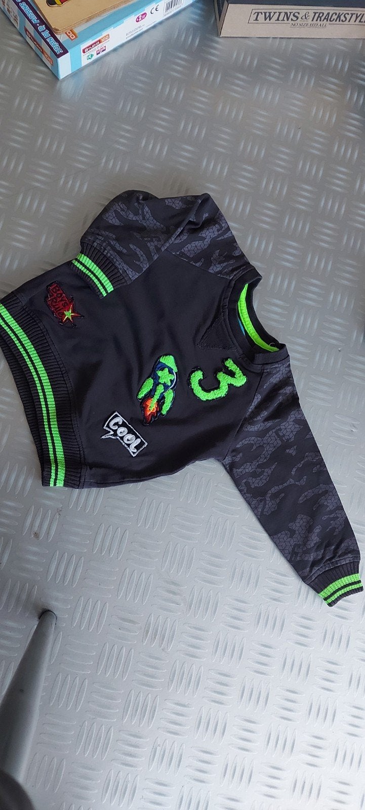 Trui mt 74, Kinderen en Baby's, Babykleding | Maat 74, Truitje of Vestje, Ophalen of Verzenden, Zo goed als nieuw, Just small
