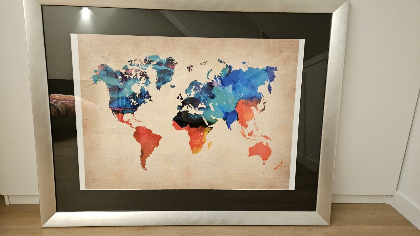 Grote fotolijst met wereldkaart - Grijs/Zilver frame, Ophalen, Zo goed als nieuw, Grijs
