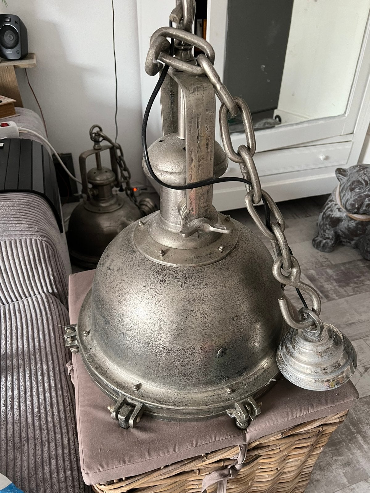 2 zware industriële hang lampen, Antiek en Kunst, Ophalen