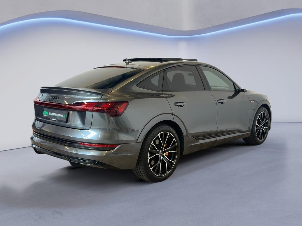 Audi E-tron Sportback 55 quattro S edition 95 kWh|B&O|SFEER|, Auto's, Automaat, 131 €/maand, Zwart, 95 kWh
