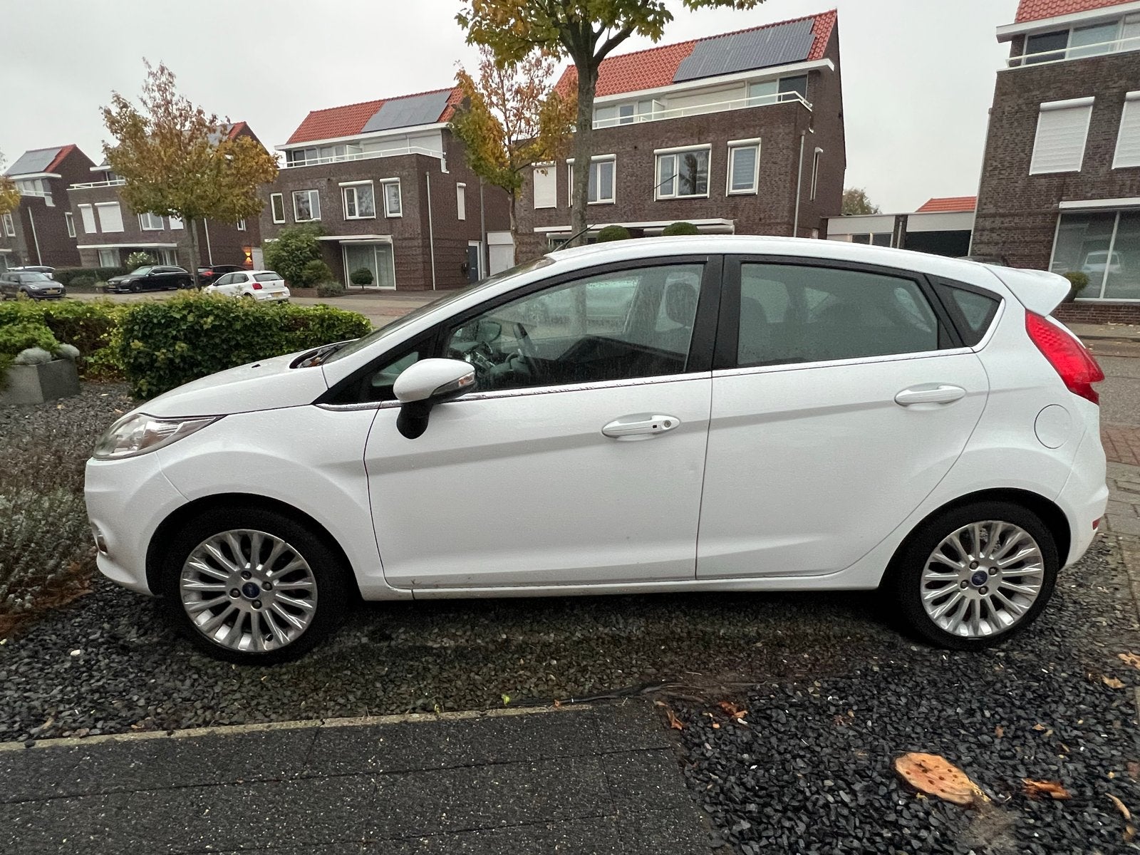 Nette en full option Ford Fiësta 1.6 Ti-vct 5DR wit, Voorwielaandrijving, 40 €/maand, 1600 cc, Wit