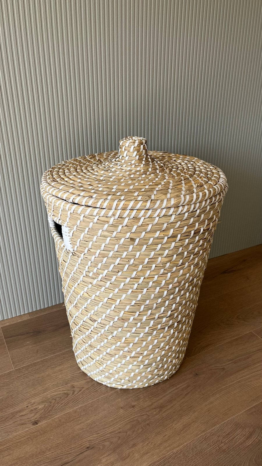 Zeegras mand met deksel van Leenbakker, Ophalen, Gevlochten, Mand, Rond