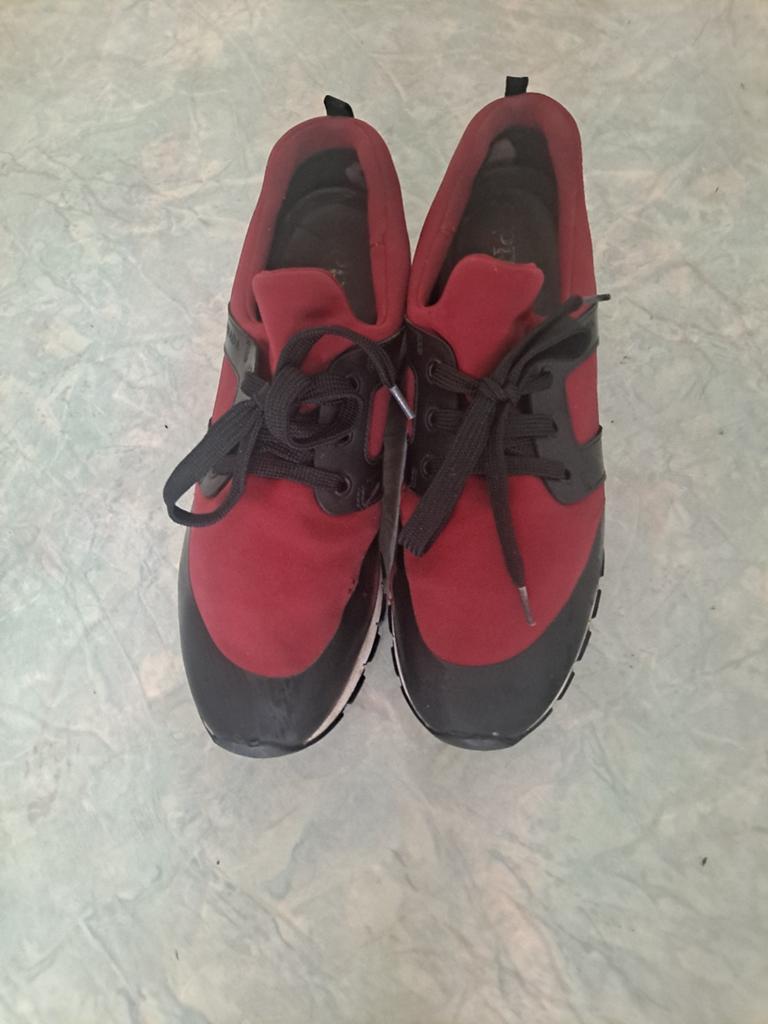 Prada Schoenen maat 43, Kleding | Dames, Ophalen of Verzenden, Zo goed als nieuw, Sneakers of Gympen