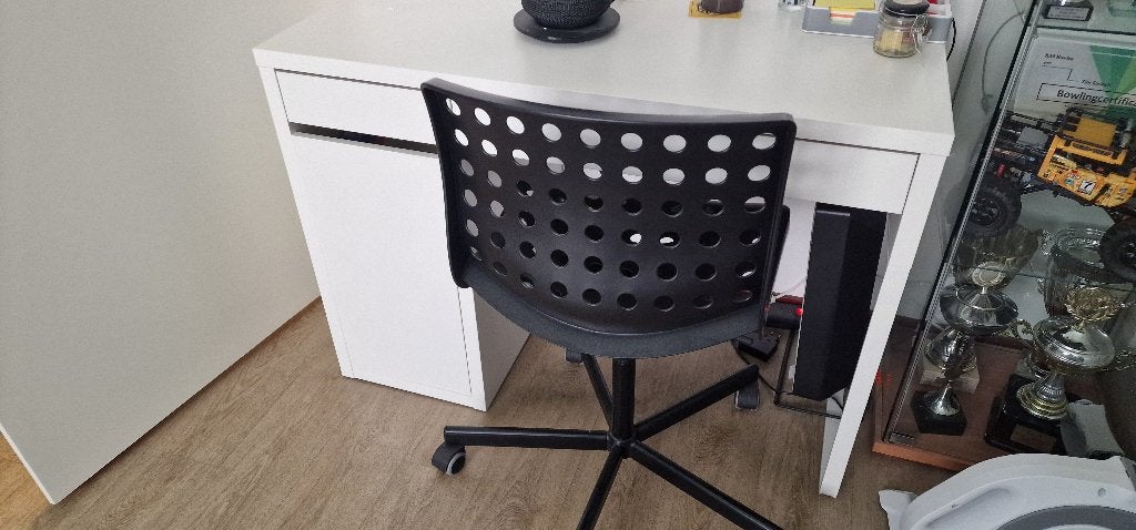 Bureau met stoel, Huis en Inrichting, Bureaus, Ophalen, Gebruikt, Hout, Computerbureau