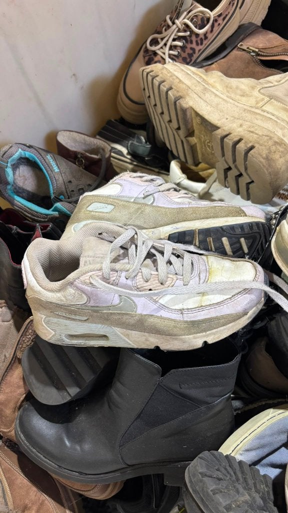 Partij schoenen Tweedehands gebruikte schoen diverse, Ophalen of Verzenden, Gedragen, Overige kleuren, Sneakers of Gympen