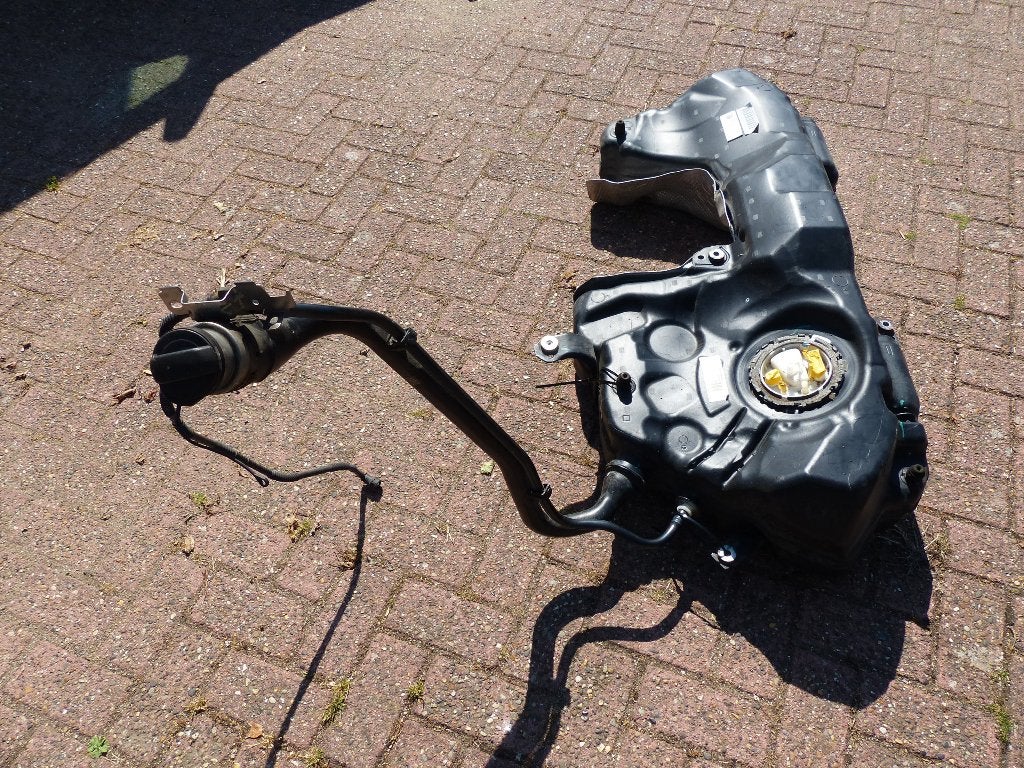 Audi A4 B9 Quattro brandstoftank  8W0201021CN, Ophalen, Audi
